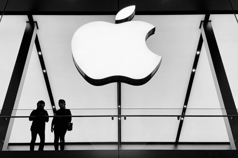 Apple's Brand Value Drops for the First Time in 25 Years, Signaling New Market Dynamics