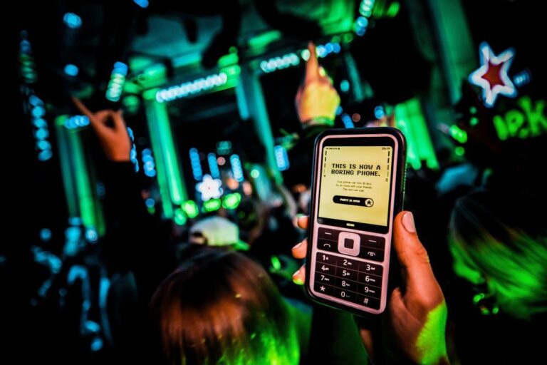 Heineken Encourages Fans to "Put Phones Away" and Fully Enjoy Concerts